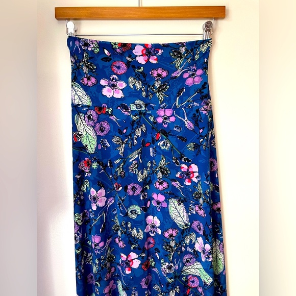 LuLaRoe Blue & Multicolored Floral Stretch Jersey A-Line Maxi Skirt Size 2XL - Picture 2 of 7